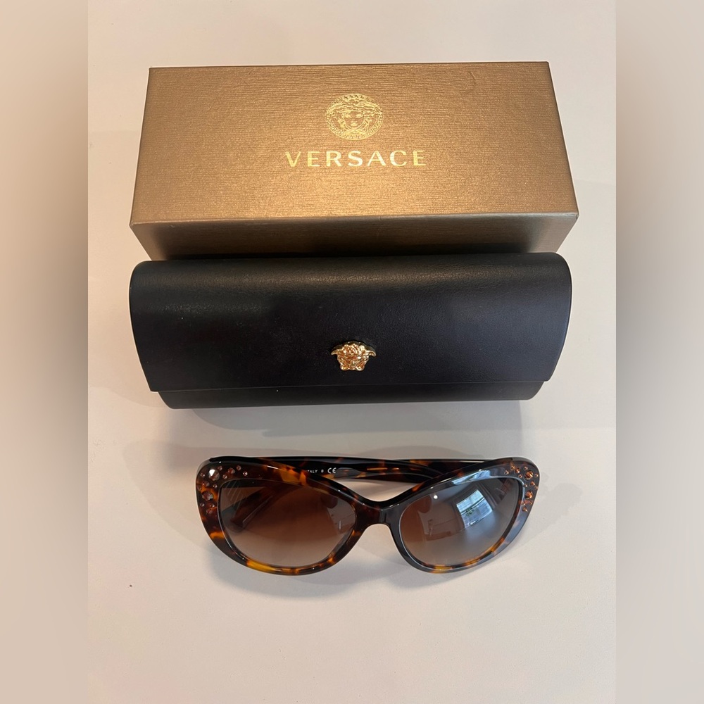 Versace VINTAGE Brown Tortoise Butterfly Style Sunglasses Model 4309B